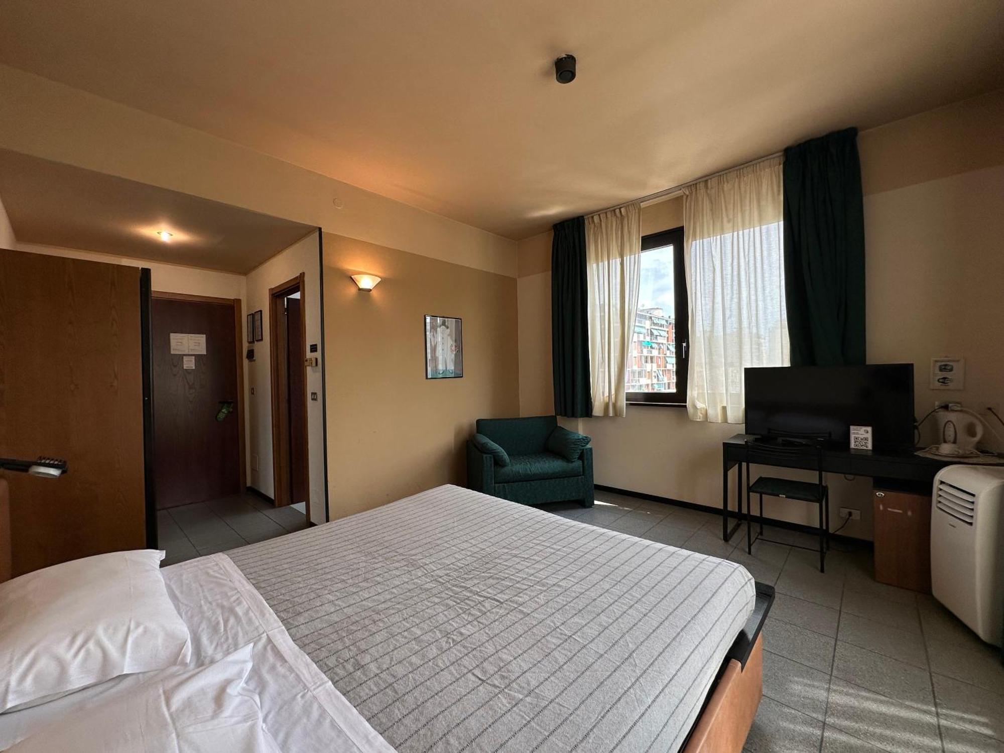 Hotel Griselda サルッツォ エクステリア 写真