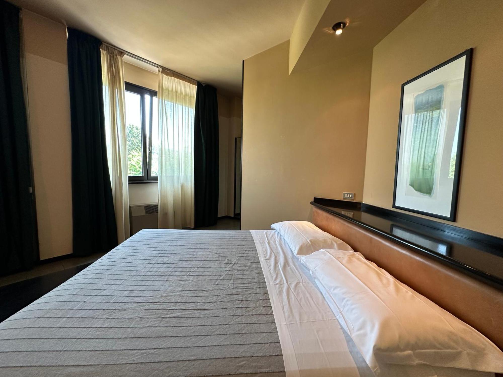 Hotel Griselda サルッツォ エクステリア 写真