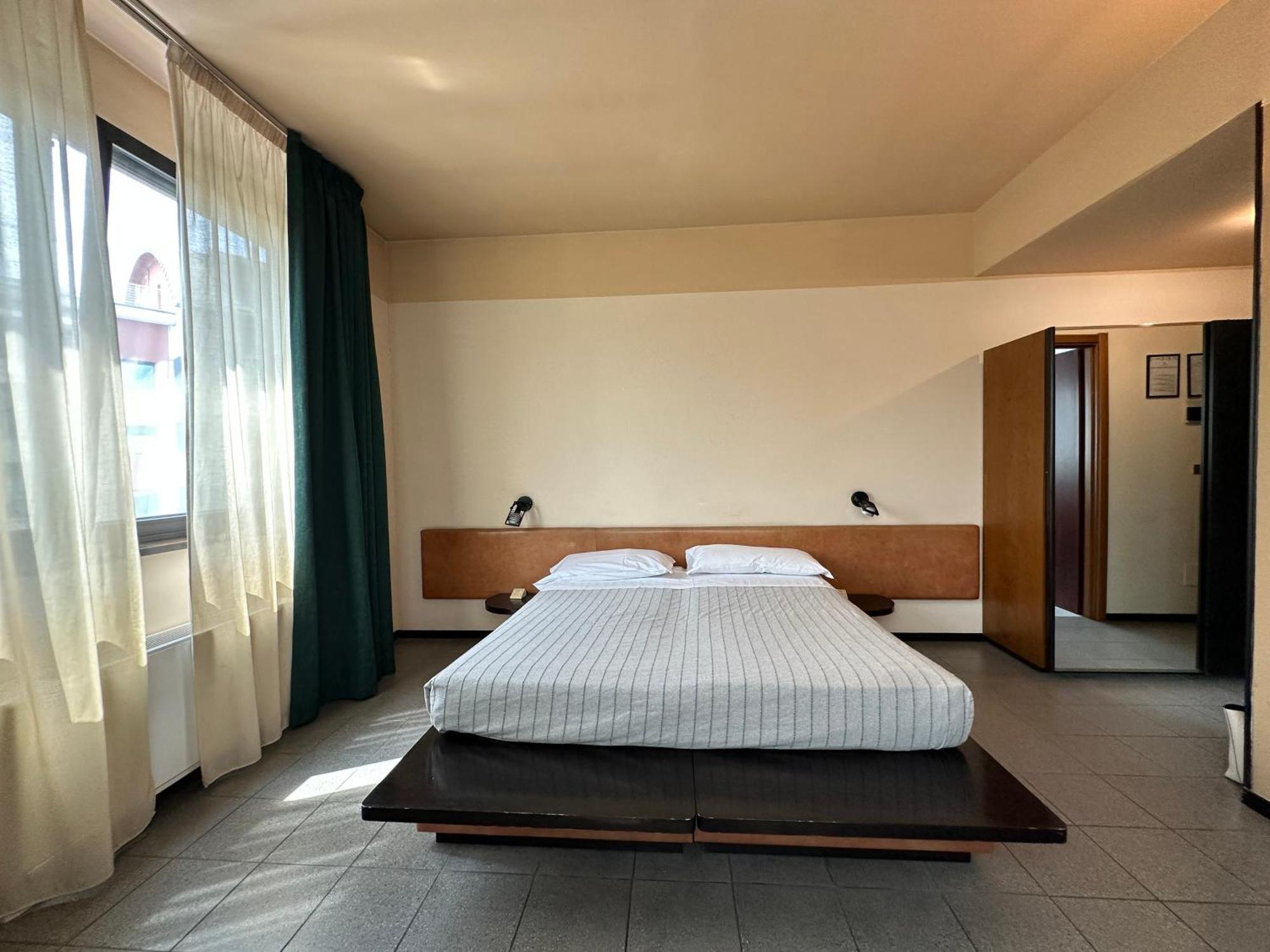 Hotel Griselda サルッツォ エクステリア 写真