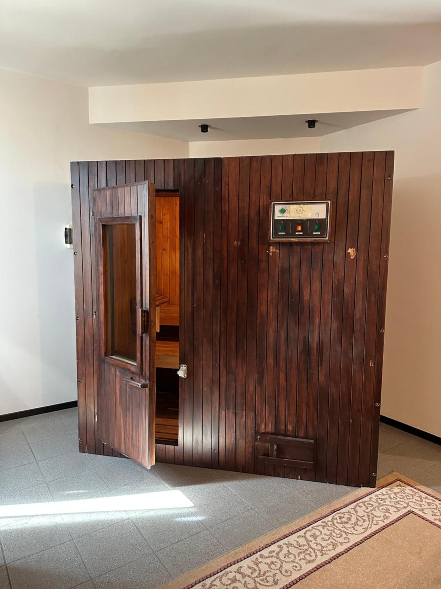 Hotel Griselda サルッツォ エクステリア 写真