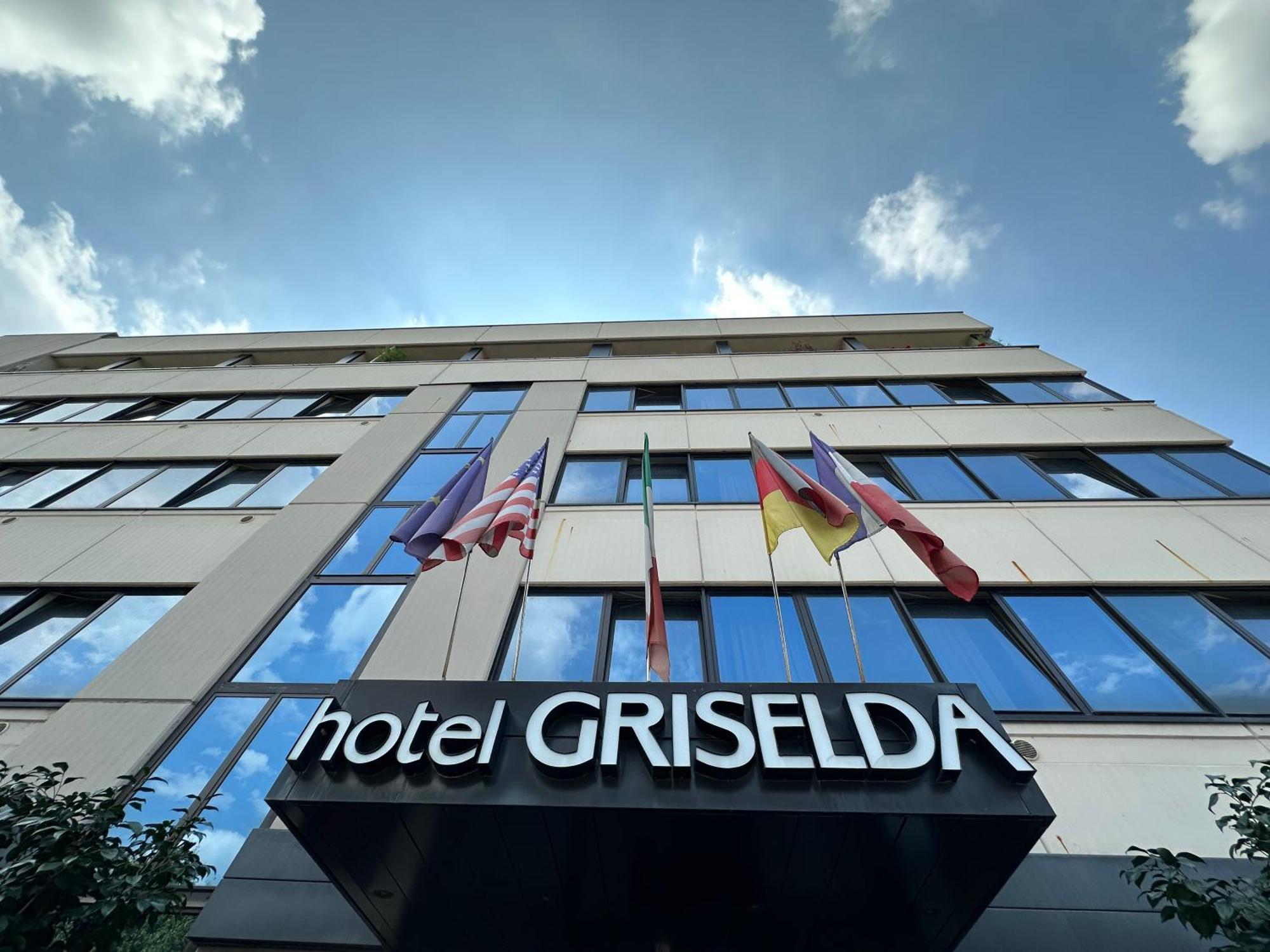 Hotel Griselda サルッツォ エクステリア 写真
