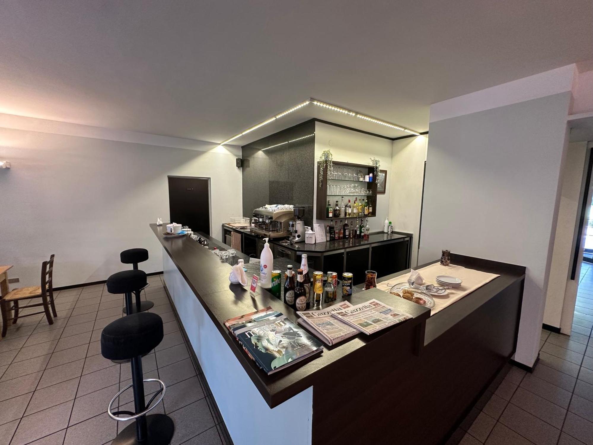 Hotel Griselda サルッツォ エクステリア 写真